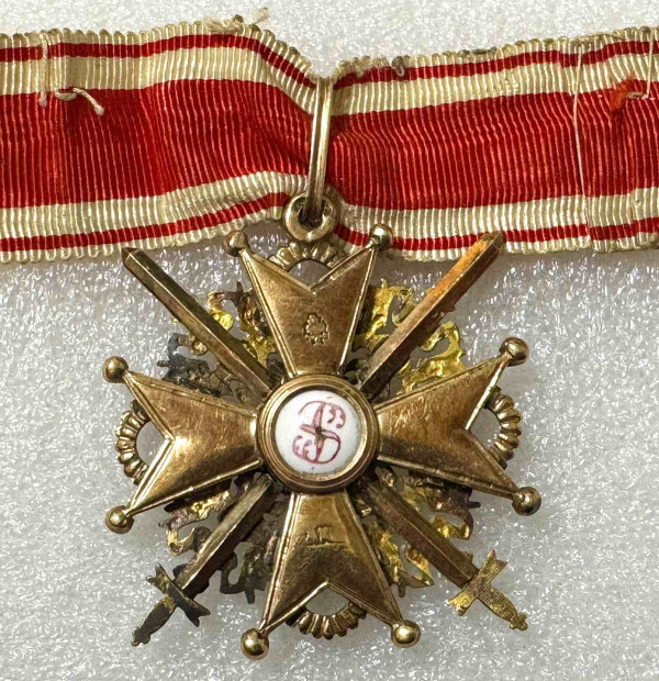Знак ордена Святого Станіслава 3-го ступеня з мечами. 1075