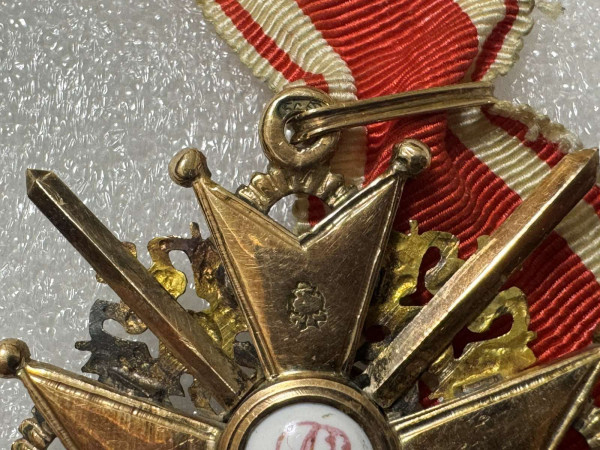 Знак ордена Святого Станіслава 3-го ступеня з мечами. 1075
