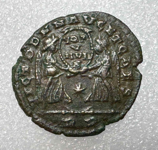 Майорина 350-353 гг. н.э. Магнеций. 1135
