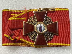 Знак ордена Святой Анны 2-й степени.